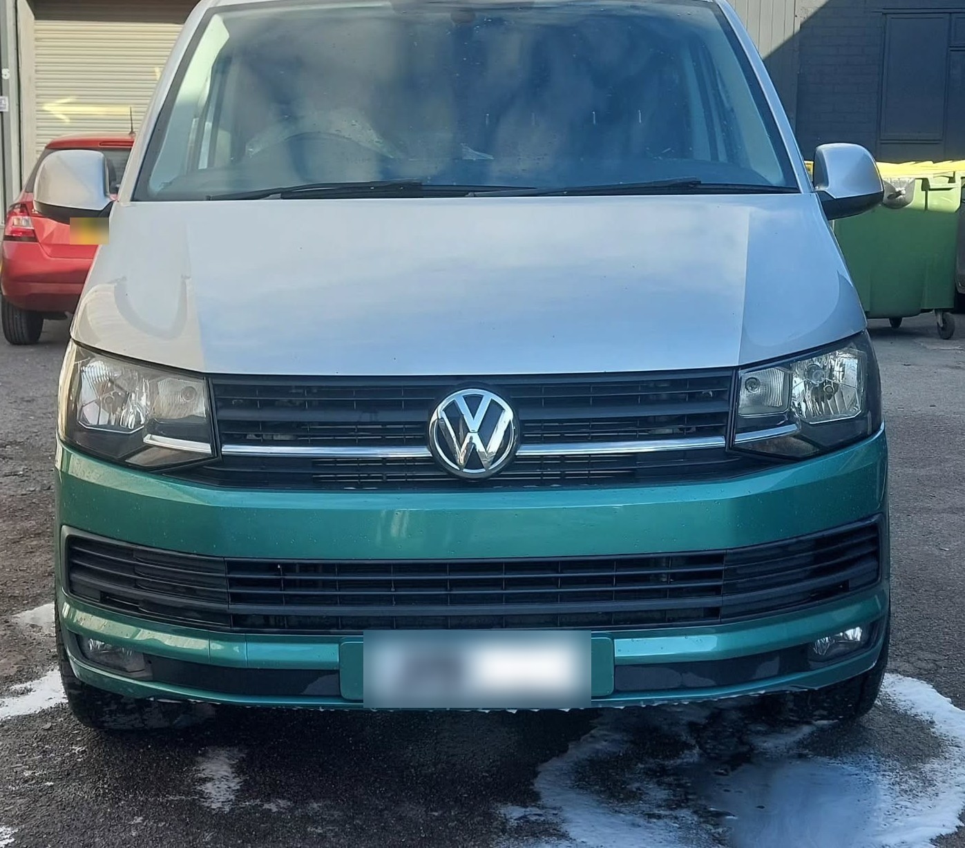 VW T6 van painted two-tone, silver over green